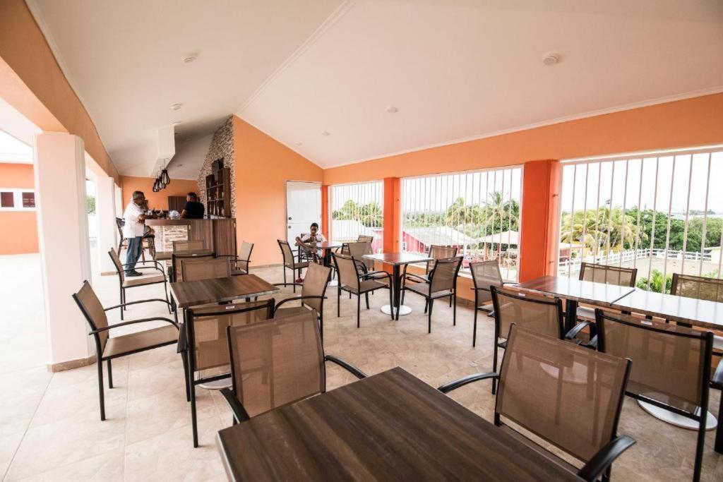 Omira Apartment Suites Willemstad Bagian luar foto