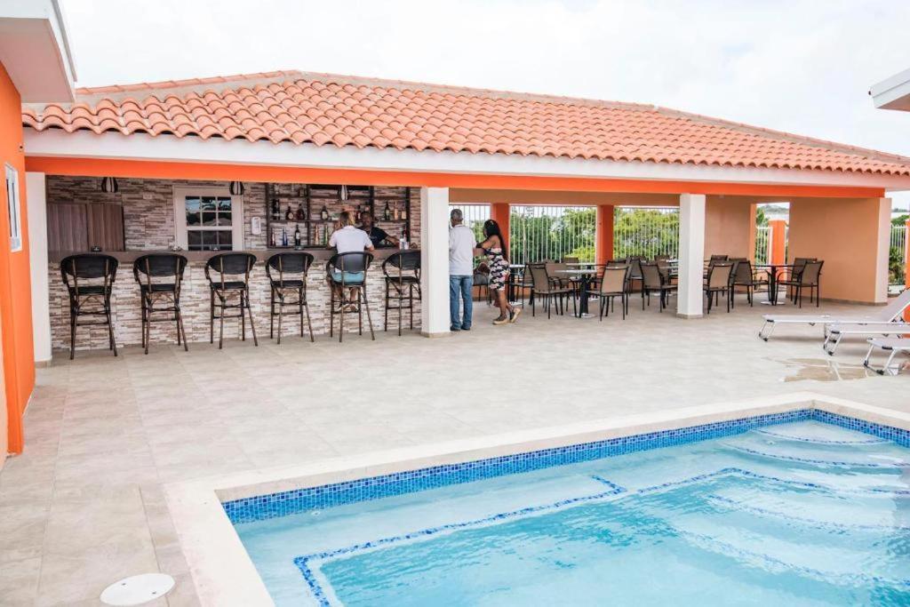 Omira Apartment Suites Willemstad Bagian luar foto