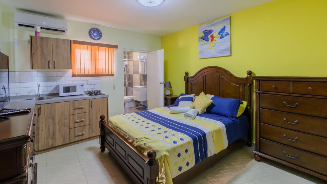 Omira Apartment Suites Willemstad Bagian luar foto