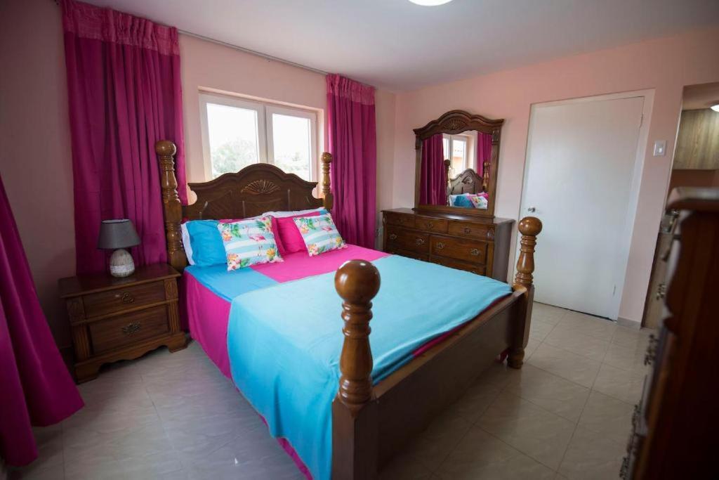 Omira Apartment Suites Willemstad Bagian luar foto